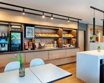 B&B Hotel Bielefeld-Ost - Білефельд - Бар