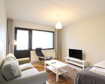 Forenom Serviced Apartments Hämeenlinna Katuma 8 - Hämeenlinna - Olohuone