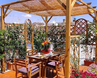 Holiday rental St Peter's area - Rome - Patio