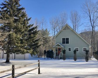 Keene Kottage 1890!! Waterfront in the High Peaks! - Keene Valley - Building