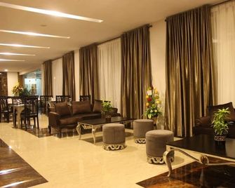 Grand Amira Hotel - Surakarta City - Lounge