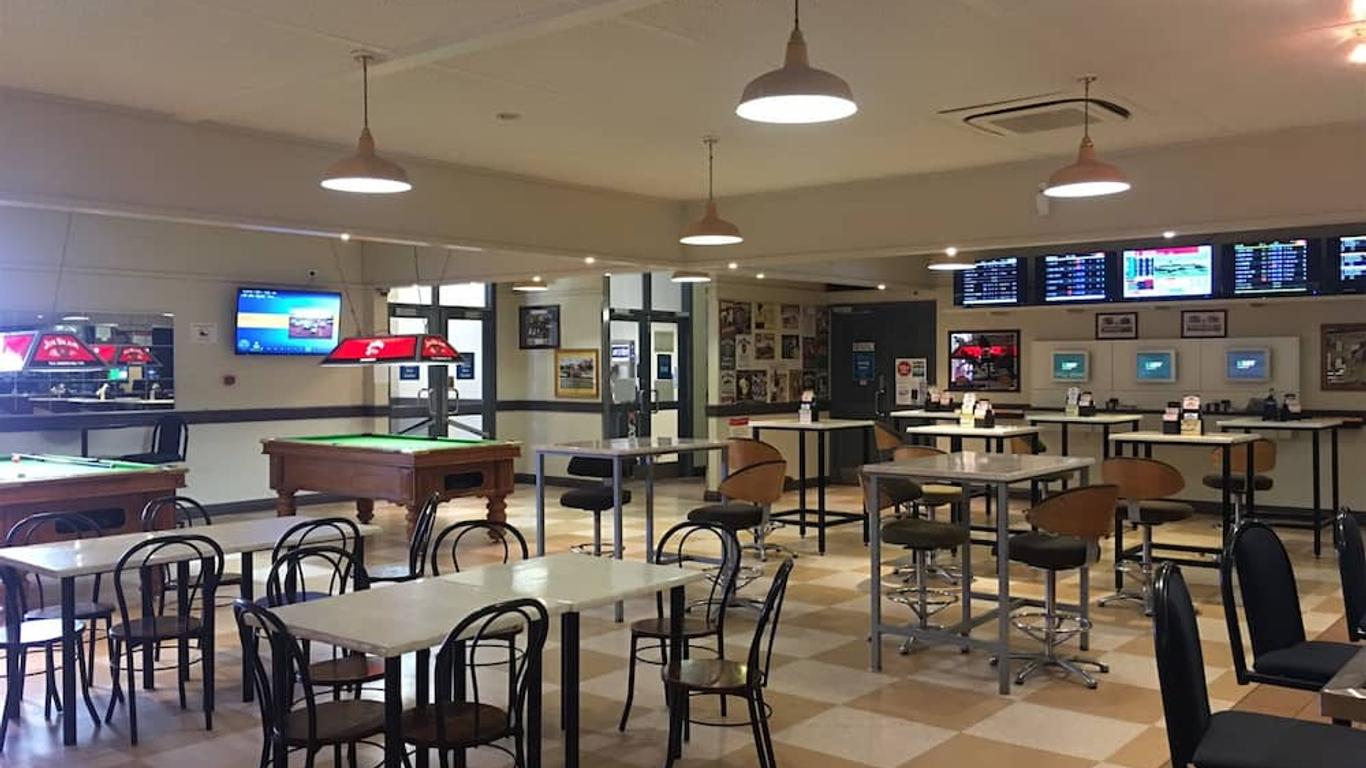 Opal Inn Hotel, Motel, Caravan Park