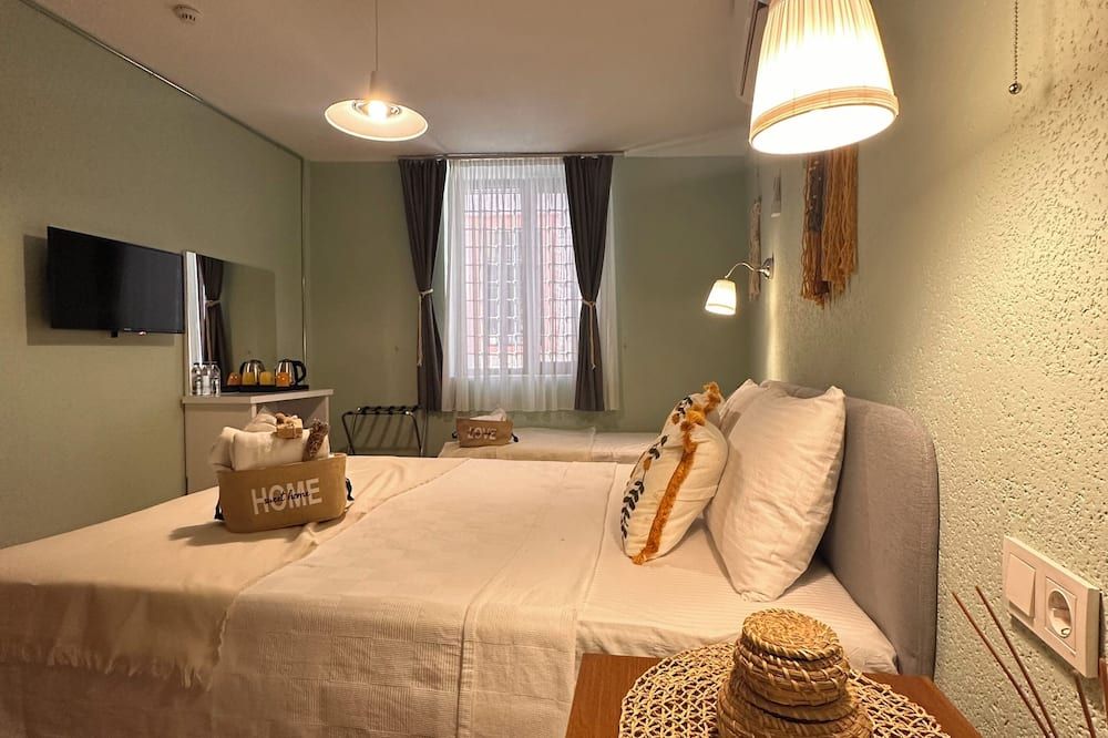 هانولي ماكارون جيست هاوس - ايفاليك - غرفة نوم