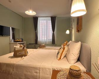 Hanole Macaron Guest House - Ayvalik - Bedroom