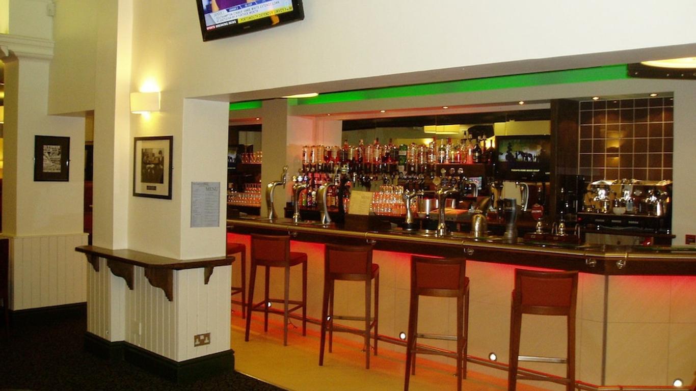 Hanover Hotel & McCartney's Bar