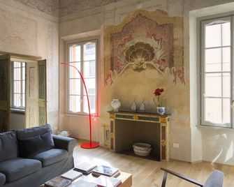 Appartamento affrescato 180mq in palazzo del 600 a Mantova - Mantua - Living room