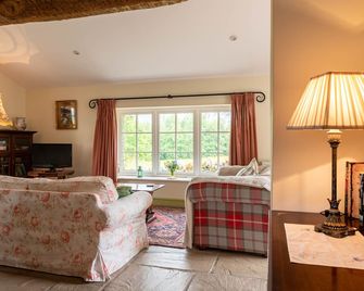 Duck Cottage - Self Catering - Brecon - Living room