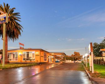 Bushmans Motor Inn - Gundagai - Budova