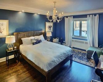 Gite du Survenant - Montreal - Bedroom