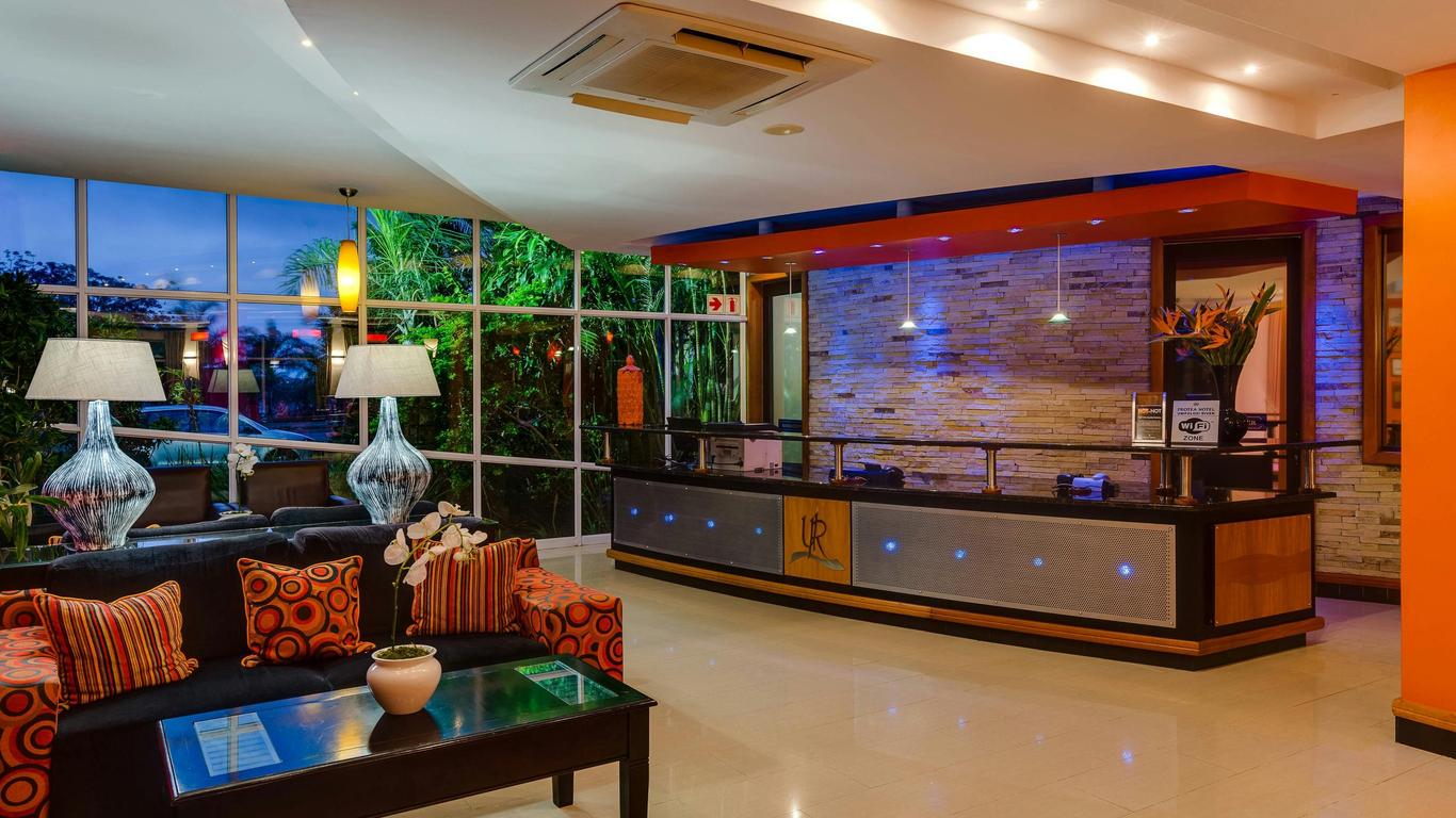 بروتيا هوتل باي ماريوت أومفولوزي ريفر