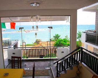 Queens Beach Hotel - Tangalla - Balcón