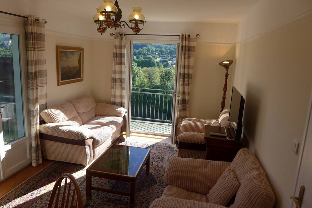 Dordogne Panorama; Heated Pool; (pet friendly) ; Long rentals discount ! - Beaulieu-sur-Dordogne - Huiskamer
