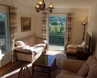 Dordogne Panorama; Heated Pool; (pet friendly) ; Long rentals discount ! - Beaulieu-sur-Dordogne - Huiskamer