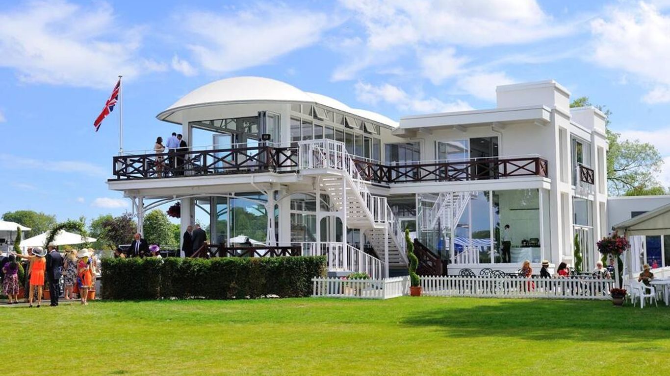 Phyllis Court Members Club