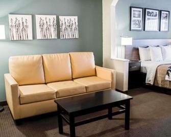 Sleep Inn & Suites Monticello - Charlottesville - Living room