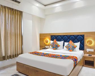 Fabexpress Panchratna - Mumbai - Bedroom