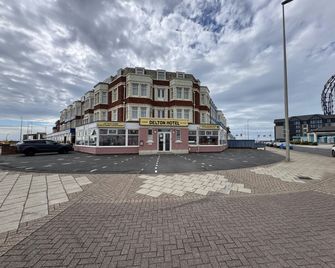 Pleasure Beach Hotel by OYO - Blackpool - Building