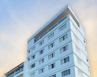 Marine Bay Colombo - Colombo - Building