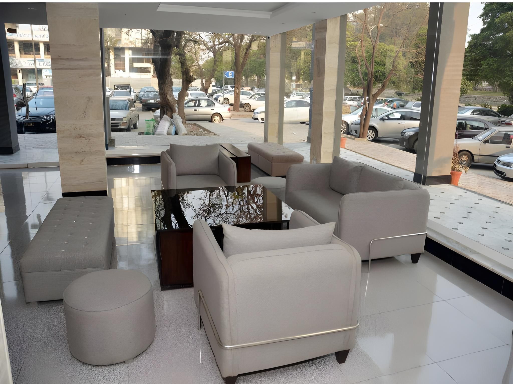 Hotel Redison Blue Area