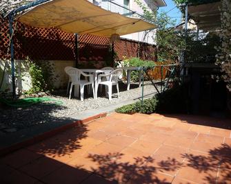 Apartment With Garden In Castiglioncello - Castiglioncello - Terasa