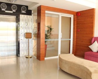 Sebastien Hotel - לאפו-לאפו סיטי - לובי