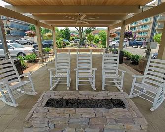 Arbors at Island Landing Hotel & Suites - Pigeon Forge - Serambi