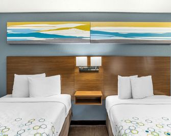 HomeTowne Studios by Red Roof Danville, PA - Danville - Habitación