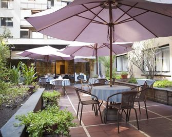 Hotel Santa Lucia - Santiago - Patio