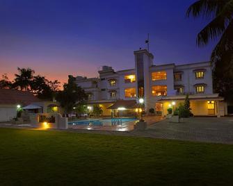 Quality Airport Hotel - Nedumbassery - Edificio