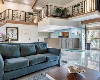Village Inn & Suites - Sarnia
