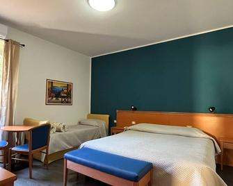 Hotel d'Orleans - Palermo - Bedroom