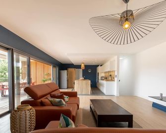 Magnificent new 9-person villa 150 m from the ocean - Hourtin - Salon