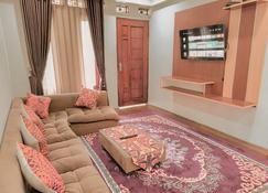 Villa Dringo Syariah - Wonosobo - Sala de estar