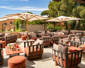 Hotel Byblos Saint-Tropez - Saint-Tropez - Bar