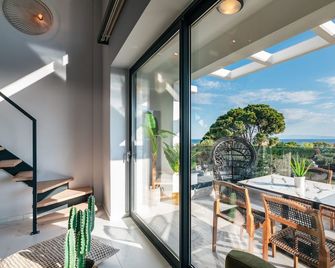 Cocooning Suites by Blue Carpet - Pefkochori - Balkon
