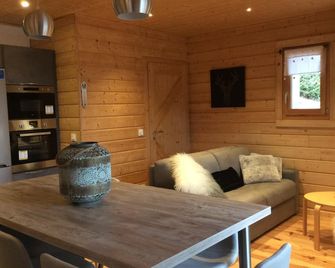 Charming T3- 6 beds in lower chalet with magnificent views - Font-Romeu-Odeillo-Via - Salon