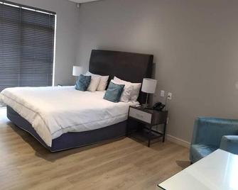 Daisy Place - Sandton - Bedroom