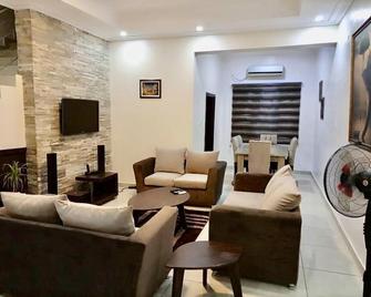 Esenyo Luxury Apartments - Abudża - Pokój dzienny