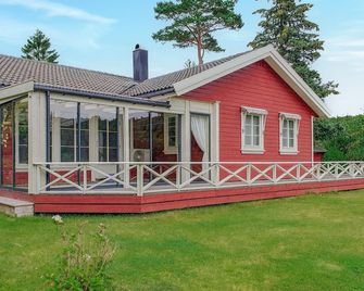 Stunning Home In Farsund With Wifi - Farsund - Bygning