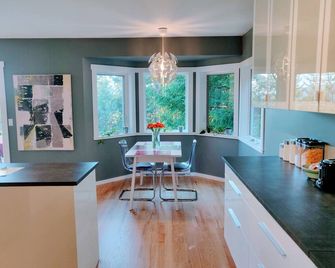 Peaceful, Private, South Facing Sanctuary - Ganges - Sala pranzo