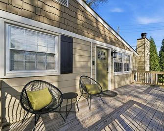 Marta Access! Stylish 2br 2ba Near Pdk Airport. Self Check-in And Ev Charging - Chamblee - Balkon