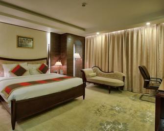 Polo Inn & Suites - Jaipur - Bedroom