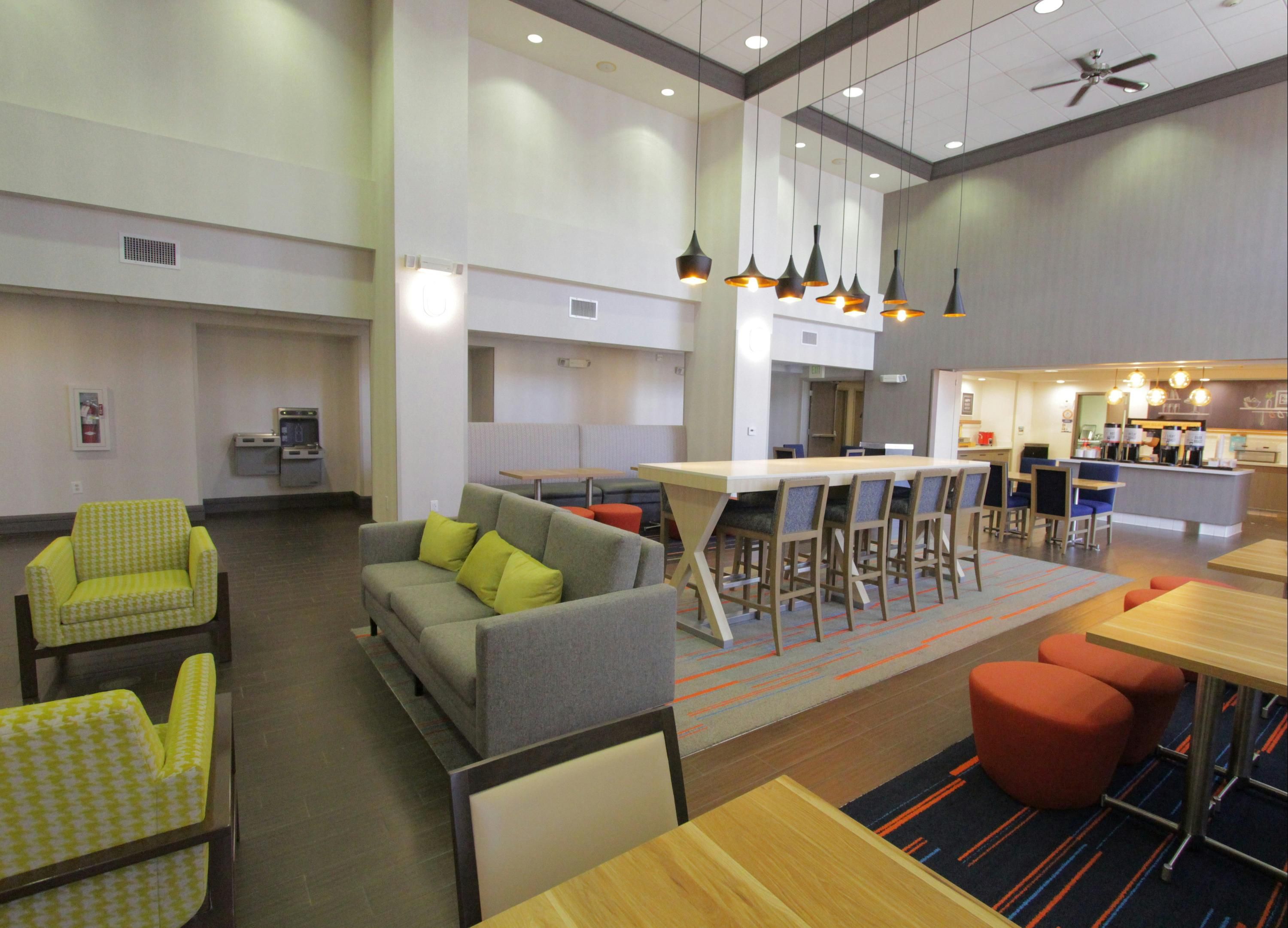 Hampton Inn & Suites Seal Beach - Seal Beach - Lobby