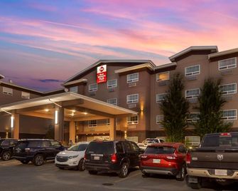 Best Western Plus Fort Saskatchewan Inn & Suites - Fort Saskatchewan - Edificio
