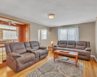 داون تاون 2 ستوري بروبرتي 2 بدروم ا أ امتمناس باي ريدآونينغ - سبيارفيش - غرفة معيشة