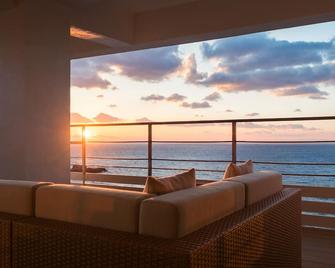 Shirahama Key Terrace Hotel Seamore - שיראהאמה - מרפסת