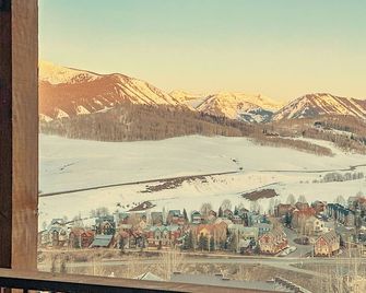 Ski-in & Out, Top-Floor Cb Condo, Panoramic Mountain View - Crested Butte - Balcony