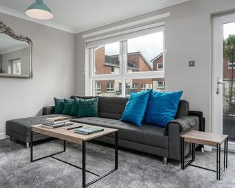 Iona Residence - Donnini Apartments - Ayr - Living room