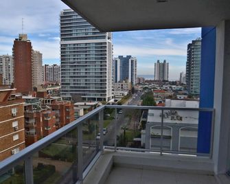 Arenas del Mar Apartments - Punta del Este - Varanda