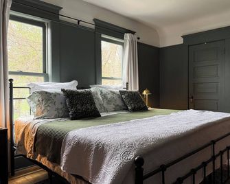 The Leet-Reaville Heritage House - Red Wing
